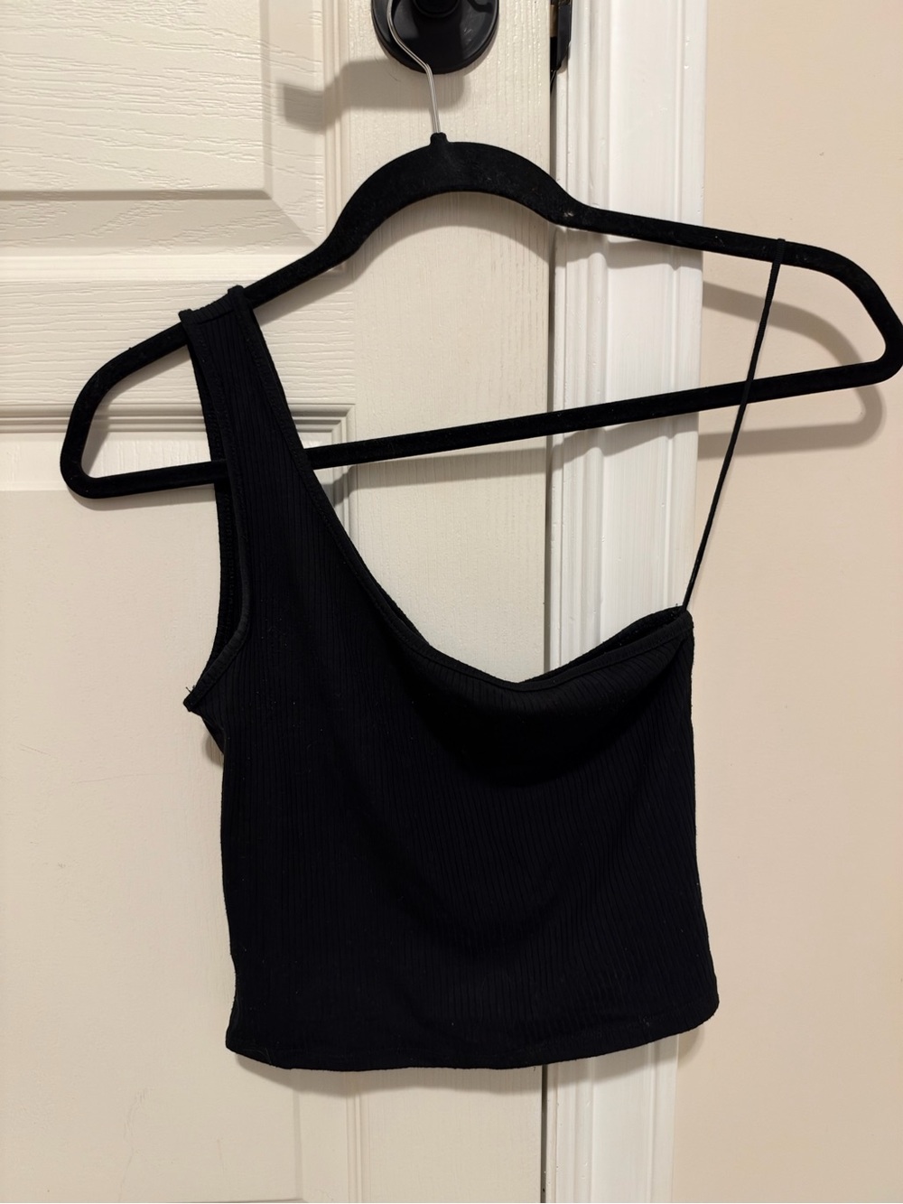 Garage Black One-Shoulder Ribbed Crop Tank